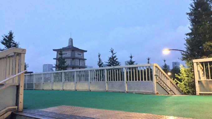 Pedestrian Bridge in front of Shinanomachi Station