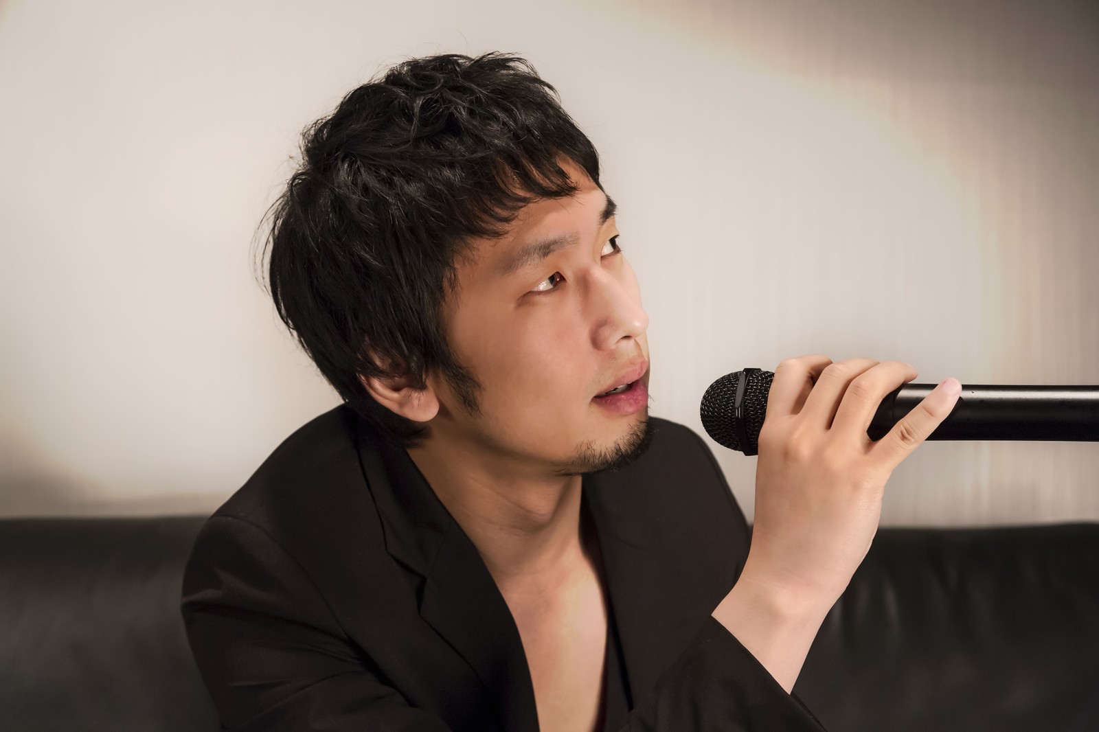 origin-of-karaoke-and-today-s-karaoke-in-japan-hiro8-japanese-culture