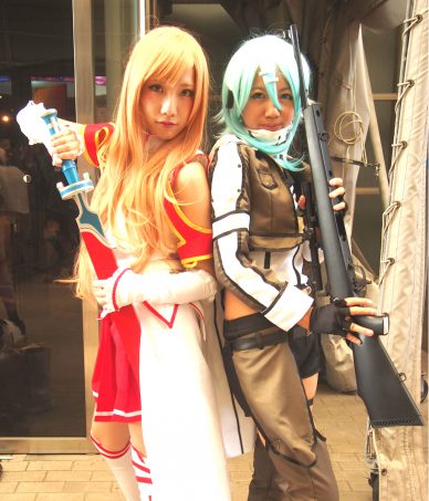 Cosplayers of Asuna and Sinon from Sword Art Online