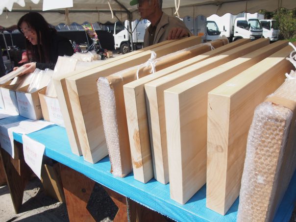 Cutting board of ginkgo tree