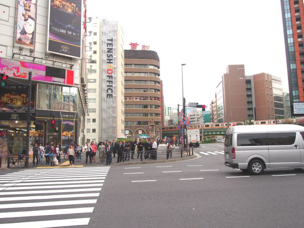 Chuo Street and Manse buiding