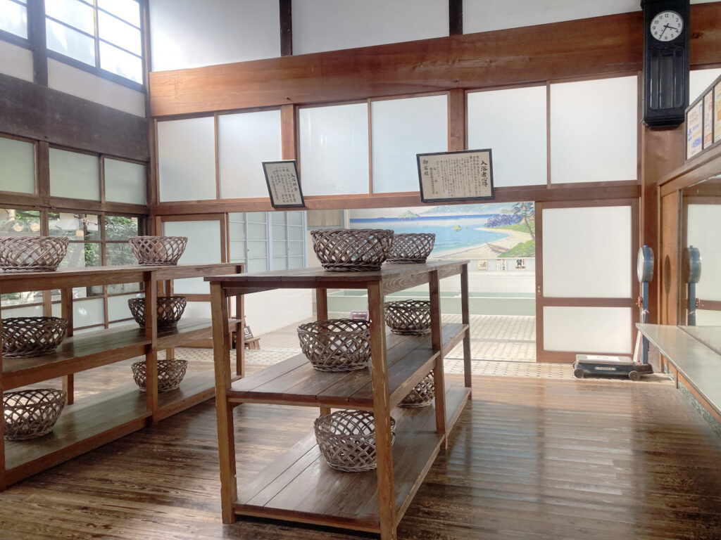 Changing Room of Public Bathhouse "Kodakara-yu"