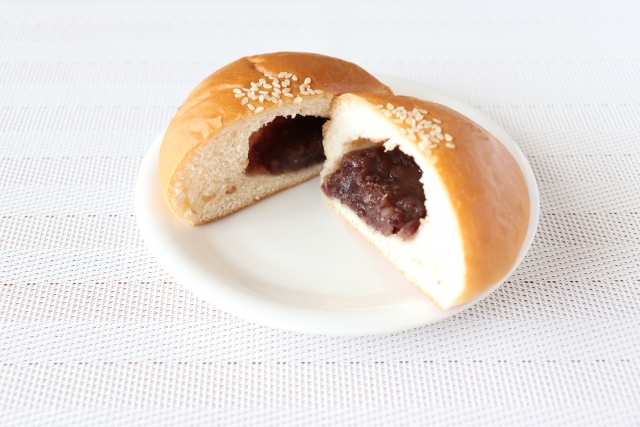 Sweet Red Bean Bun (An Pan)